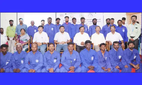 ஆழ்கடல் மீன்பிடி தொழில்நுட்பம் குறித்த பயிற்சி முகாமை கலெக்டர் விஷ்ணுசந்திரன் தொடங்கிவைத்து கலந்துகொண்ட காட்சி.