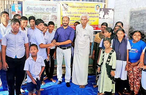 வாசுதேவநல்லூரில் மாணவர்களுக்கு நிலவேம்பு கசாயம்