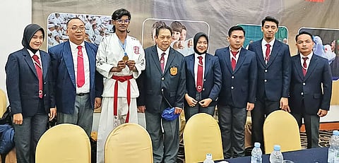 சர்வதேச அளவிலான கராத்தே போட்டியில் தென்காசி வீரருக்கு தங்கப்பதக்கம்