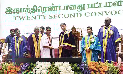 சேலம் பெரியார் பல்கலைக்கழகத்தில் 44,781 மாணவ-மாணவிகளுக்கு பட்டம் வழங்கினார் கவர்னர் ஆர்.என்.ரவி