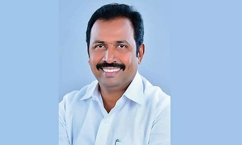 கனமழையால் சேதமடைந்த சாலைகளை உடனடியாக சீரமைக்க வேண்டும்