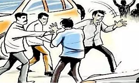 அரசு பஸ் கண்டக்டரை தாக்கிய ஐ.டி.ஐ. மாணவர்கள்