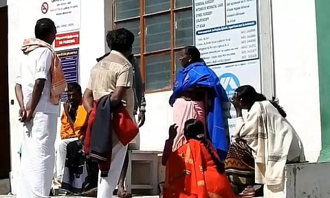 காயம் அடைந்தவர்களுக்கு சிகிச்ைச அளிக்கப்பட்டது.