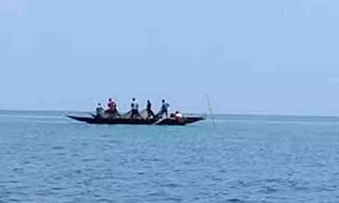 கூடங்குளம் அருகே படகில் இருந்து தவறி விழுந்த மீனவர் மாயம்