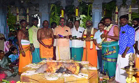 விக்கிரவாண்டி அருகே கார்த்திகை தீப சங்காபிஷேக விழா