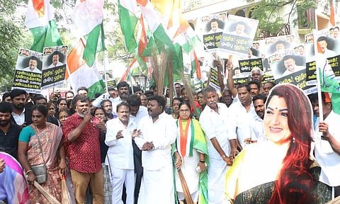 குஷ்பு வீட்டு முன்பு போராட்டம்: காங்கிரஸ் நிர்வாகி ரஞ்சன்குமார் உள்பட 140 பேர் மீது வழக்கு