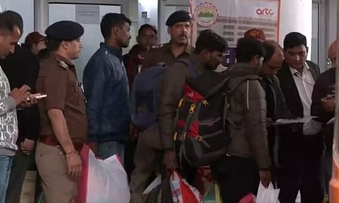 எய்ம்ஸ் ஆஸ்பத்திரியில் இருந்து உத்தரகாண்ட் சுரங்க தொழிலாளர்கள் வீடு திரும்பினர்