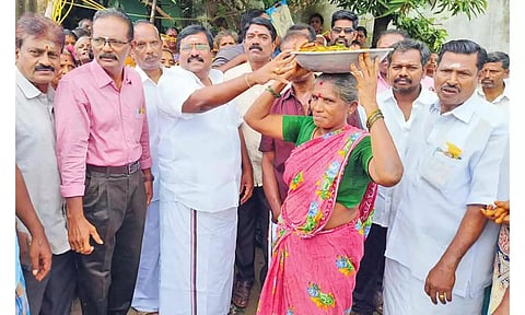 தேசிய ஊரக வேலை உறுதி திட்டத்தில் ரூ.13 லட்சம் செலவில வில்லியனூர் அனந்தம்மாள் சத்திரம் குளம் ஆழப்படுத்தும் பணியை எதிர்க்கட்சி தலைவர் சிவா தொடங்கி வைத்தார்.