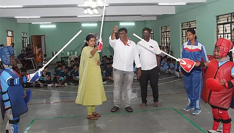 சேலத்தில் மாவட்ட அளவிலான கட்கா விளையாட்டு போட்டி