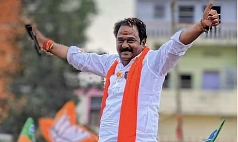 தெலுங்கானாவில் ருசிகரம்: கே.சி.ஆர், ரேவந்த் ரெட்டியை தோற்கடித்த பா.ஜ.க. வேட்பாளர்