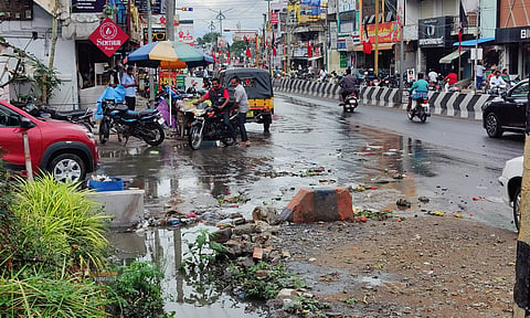 தருமபுரியில் சாலையில் ஓடும் கழிவு நீரால் நோய் தொற்று பரவும் அபாயம்