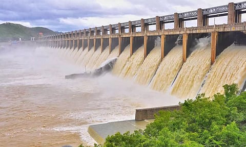 மேட்டூர் அணைக்கு நீர்வரத்து 2128 கன அடியாக அதிகரிப்பு