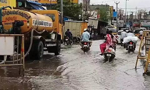 பூந்தமல்லியில் மழைநீரை அகற்றக்கூறி பொதுமக்கள் மறியல்