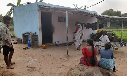 மொரப்பூரில் விவசாயி வீட்டின் பூட்டை உடைத்து நகை-பணம் திருட்டு