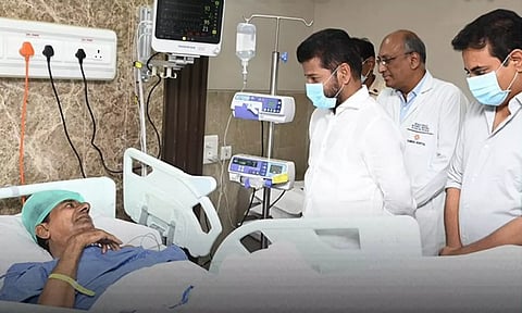 சந்திரசேகர் ராவை நேரில் சந்தித்து நலம் விசாரித்தார் தெலுங்கானா முதல்வர் ரேவந்த் ரெட்டி