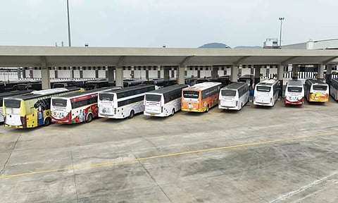 கிளாம்பாக்கம் புதிய பஸ் நிலையத்தில் 100 பஸ்களை இயக்கி வெள்ளோட்டம்