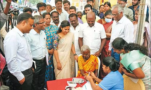 சென்னை உள்பட 4 மாவட்டங்களில் 4.5 லட்சம் பேருக்கு காய்ச்சல் பரிசோதனை