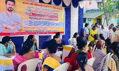 மழை வெள்ளம் பாதித்த 4 மாவட்டங்களில் விஜய் மக்கள் இயக்கம் சார்பில் இலவச மருத்துவ முகாம்கள்