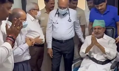 மருத்துவமனையில் இருந்து வீடு திரும்பினார் சந்திரசேகர ராவ்