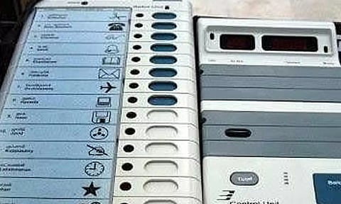 பொதுமக்களுக்கு மின்னணு வாக்குப்பதிவு பயிற்சி