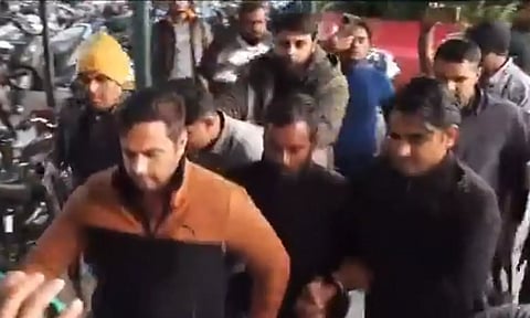 பாராளுமன்றத்தில் வண்ண புகை குண்டுவீச்சு: 6வது நபருக்கு 7 நாள் காவல்