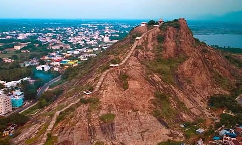 இடும்பன் மலைக்கும் சென்று வாருங்கள்