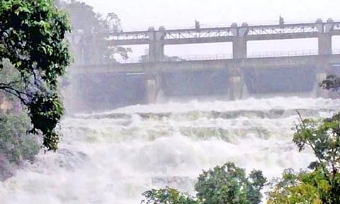 தாமிரபரணி ஆற்றில் வெள்ளப் பெருக்கு- கரையோர மக்களுக்கு மாவட்ட ஆட்சியர்கள் எச்சரிக்கை