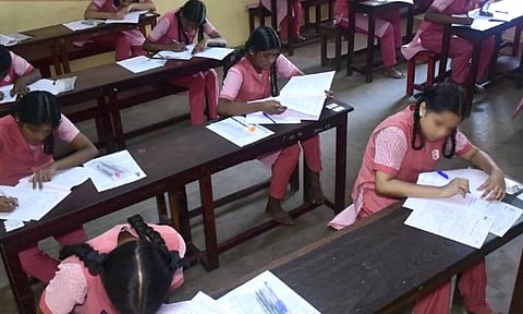 10-ம் வகுப்பு பொதுத்தேர்வு நாளை தொடக்கம்: மே 10-ந் தேதி முடிவுகள் வெளியாகும்