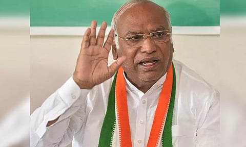 வெள்ளை அறிக்கைக்கு போட்டியாக கருப்பு அறிக்கை