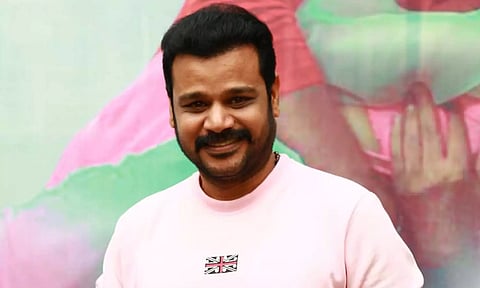 நல்ல படத்திற்கு இங்கு இடமில்லை - பாடலாசிரியர் பிரியன்