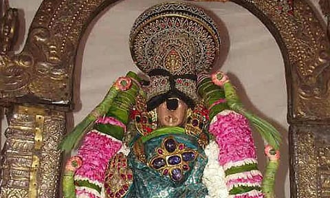 மனதைக் கவரும் மோகினி அலங்காரம்