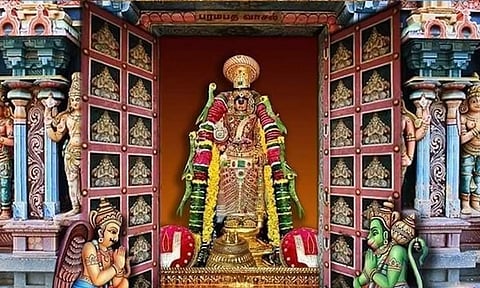 அரங்கனின் ஆணைக்கிணங்க திறக்கும் பரமபதவாசல்