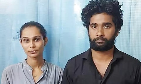 கைது செய்யப்பட்ட சூர்யா மற்றும் அவரது காதலன் சரத்.