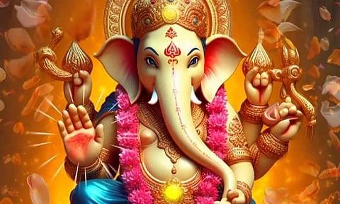 குளத்தில் மூழ்கியும் அணையாத விளக்கு