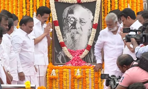 50-ம் ஆண்டு நினைவு நாள்: பெரியார் சிலைக்கு முதலமைச்சர் - தலைவர்கள் மரியாதை