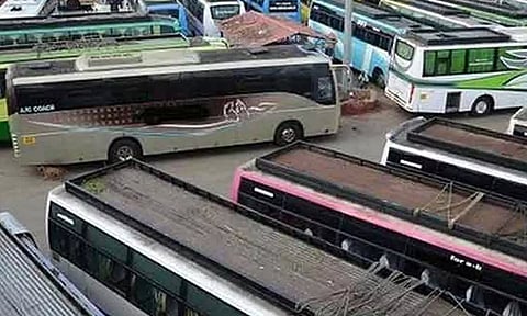 சென்னையில் இருந்து நெல்லைக்கு செல்ல ஆம்னி பஸ்களில் ரூ.3,000 கட்டணம்: பயணிகள் புகார்