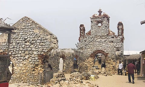 ஆழிப்பேரலையில் சேதமடைந்த கிறிஸ்தவ தேவாலயம்