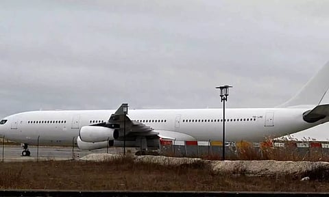 தடுத்து நிறுத்தப்பட்ட விமானம் புறப்பட்டது: 303 இந்தியர்கள் பயணத்தை தொடர பிரான்ஸ் அனுமதி