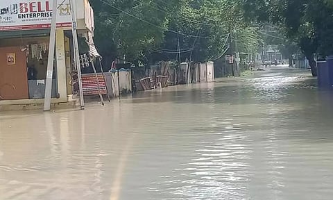 வெள்ளத்தால் தாலுகாக்கள் முழுமையாக பாதிப்பு