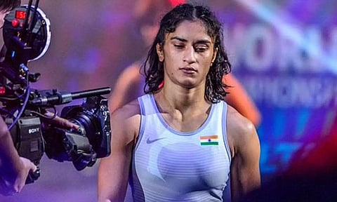 மல்யுத்த தலைவருக்கு வலுக்கும் எதிர்ப்பு: விருதுகளை திருப்பி அளிக்க வினேஷ் போகத் முடிவு