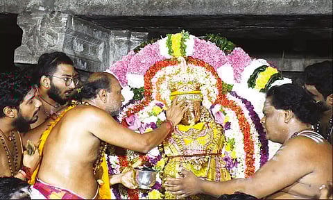 திருவண்ணாமலையில் நடராஜருக்கு மகா தீப மை திலகம்