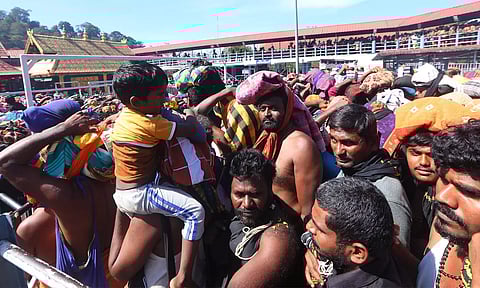 மண்டல பூஜை முடிந்து ஐயப்பன் கோவில் நடை சாத்தப்பட்டது