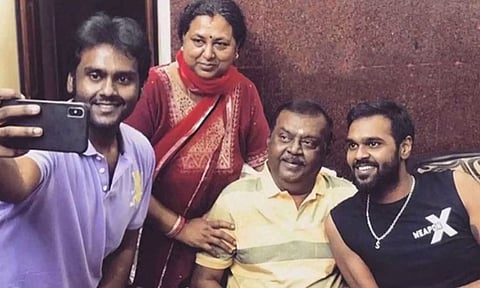 அவமானங்களை புறக்கணித்து அடையாள சின்னமாக மாற்றிய கேப்டன் விஜயகாந்த்