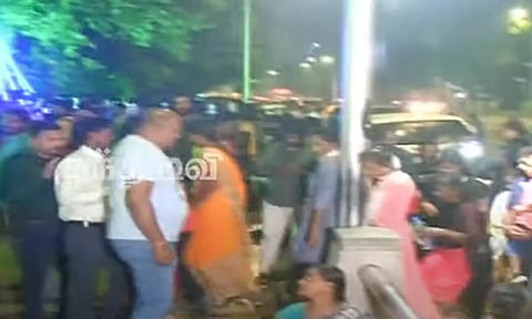 2024 புத்தாண்டு கொண்டாட்டம்- சென்னை மெரினாவில் குவியும் மக்கள்