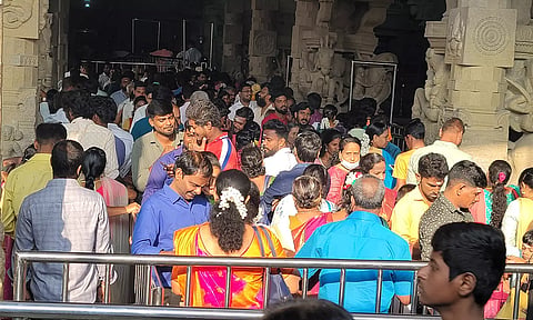 ஆங்கில புத்தாண்டு: சென்னை கோவில்களில் சிறப்பு தரிசனம்