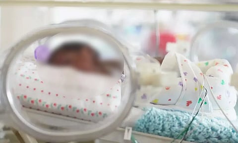 2 மாத குழந்தையின் தொண்டையில் இருந்த டியூப்பை அகற்றாமல் விட்ட டாக்டர்கள்... அஜாக்கிரதையால் உயிருக்கு ஆபத்து