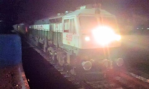 ரெயில் சோதனை ஓட்டம் நடத்தப்பட்ட காட்சி.