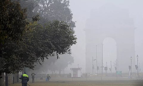 டெல்லியில் கடும் பனிமூட்டம்: 12-ந்தேதி வரை பள்ளிகளுக்கு விடுமுறை