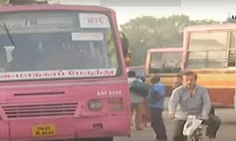 பணிக்கு வராத ஊழியர்களை கணக்கெடுக்கும் பணி தொடக்கம்