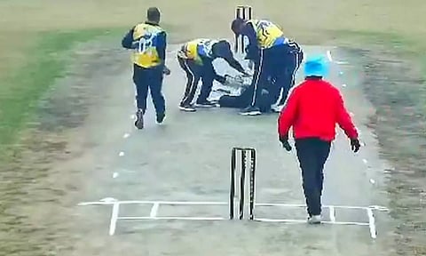 மைதானத்திலேயே உயிரை விட்ட கிரிக்கெட் வீரர்- வைரலாகும் வீடியோ